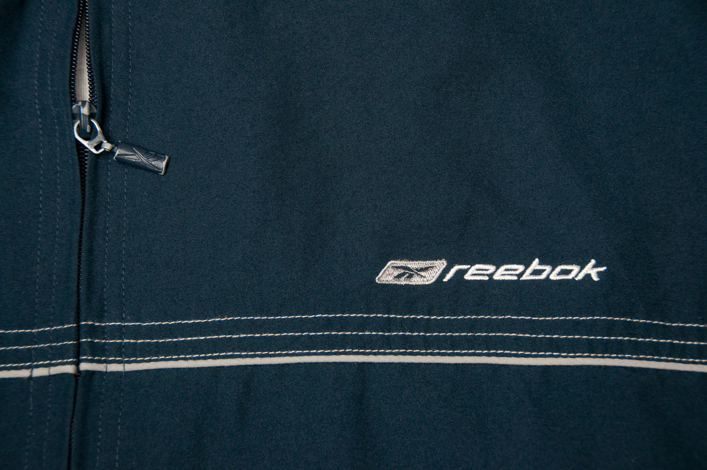 Vintage Y2K Reebok tuulitakki (L)