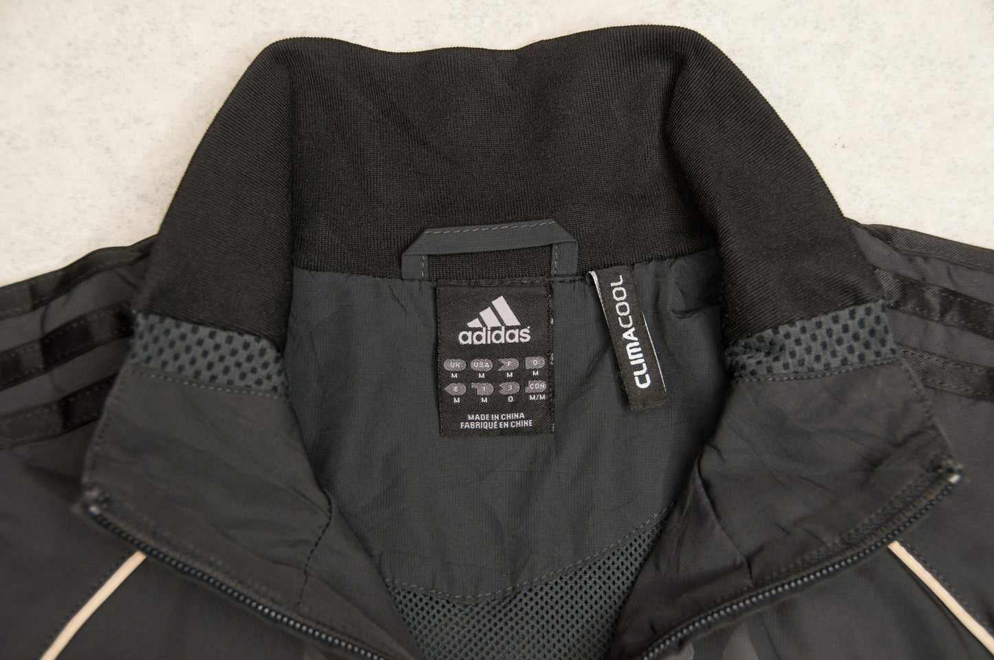 Adidas tuulitakki (M)