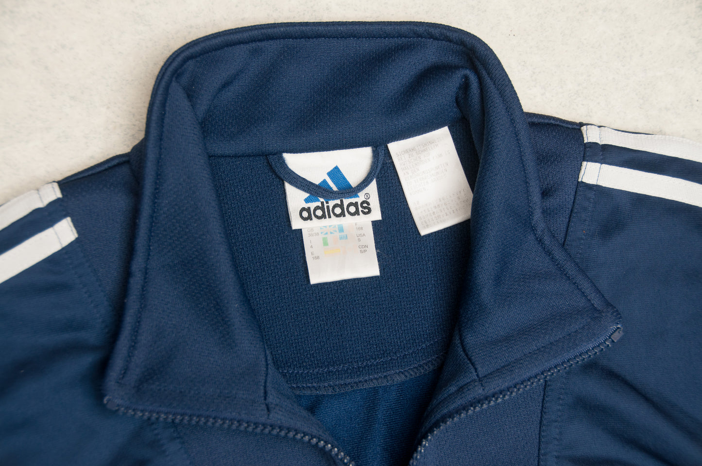 Vintage Adidas verkkatakki 90-luvulta (S)