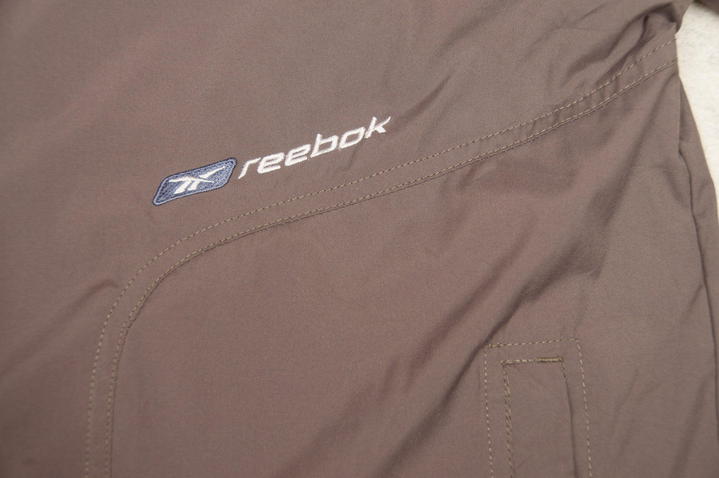Vintage Y2K Reebok tuulitakki (XL)