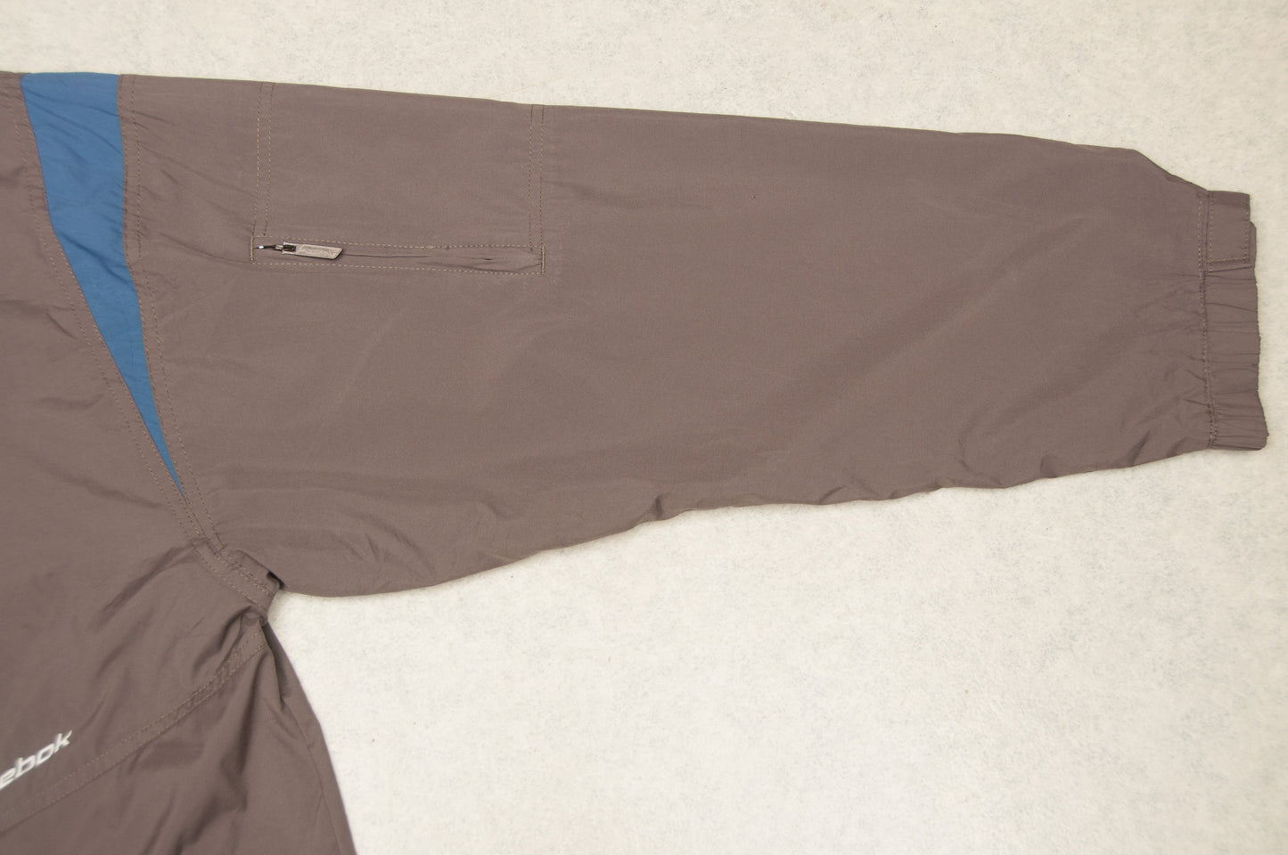 Vintage Y2K Reebok tuulitakki (XL)