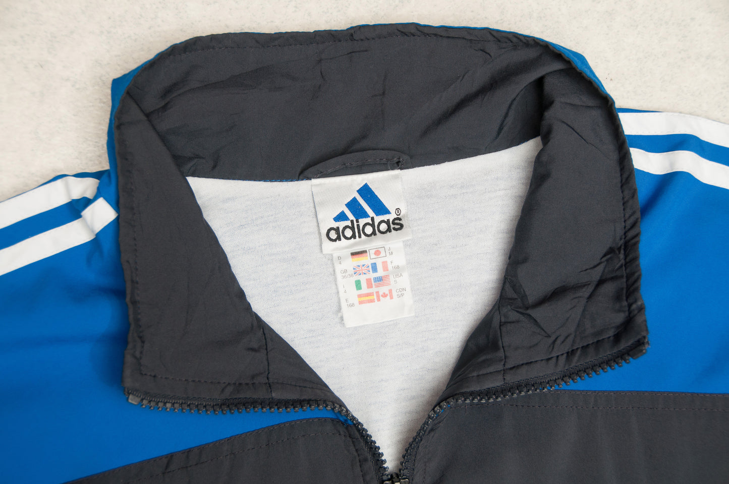 Vintage Y2K Adidas tuulitakki (M)