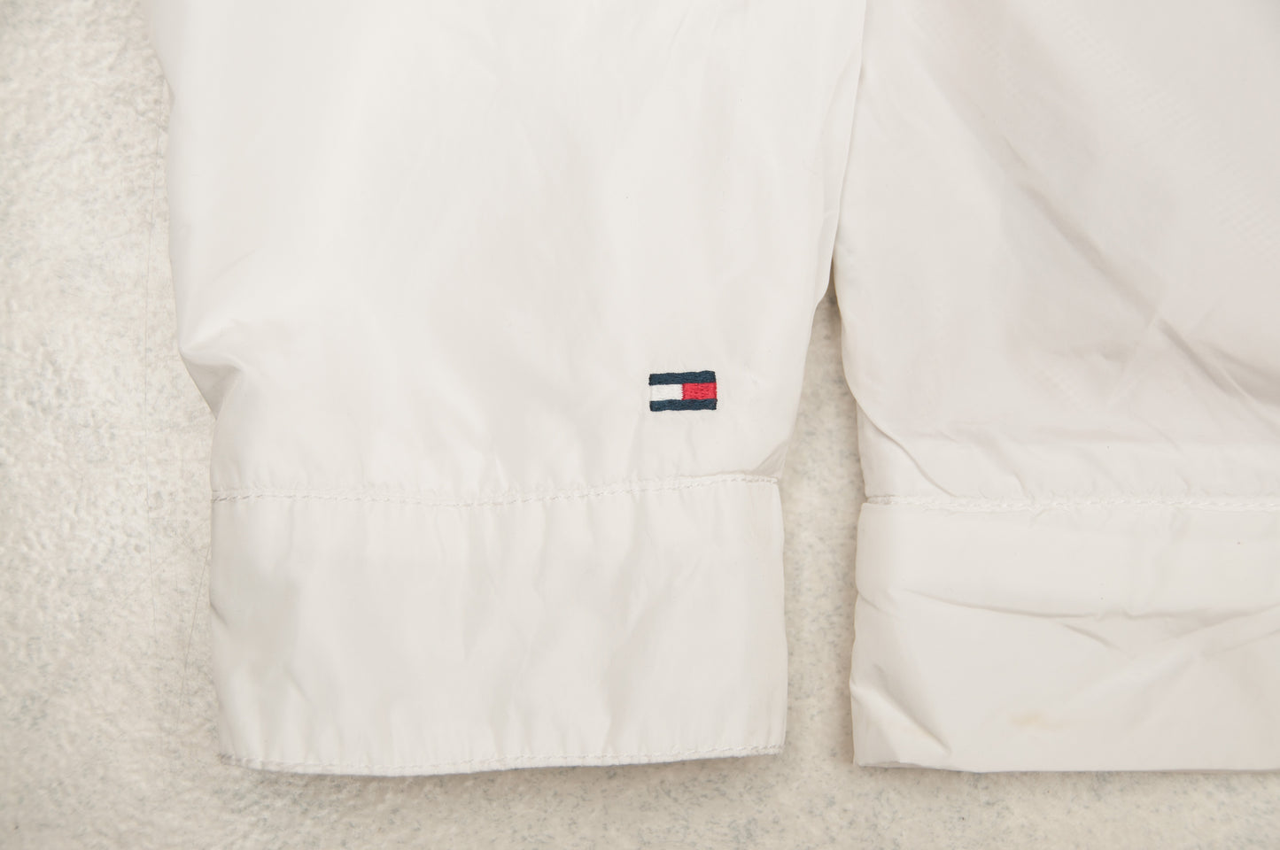 Y2K Tommy Hilfiger tuulitakki (S)