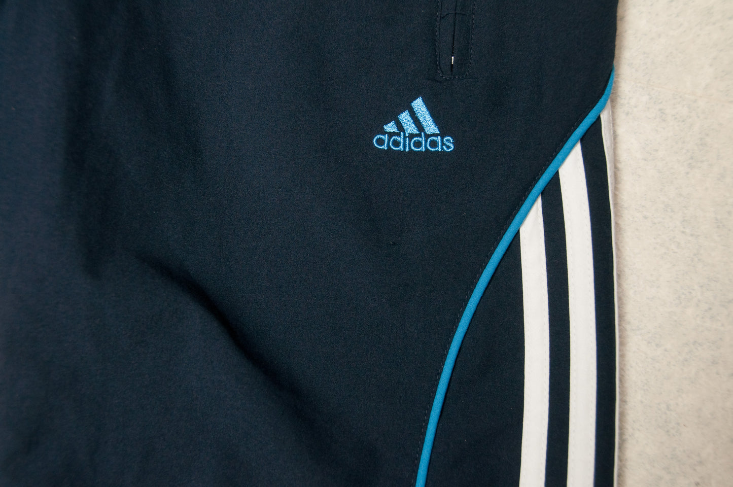 Y2K Adidas tuulihousut (XS)