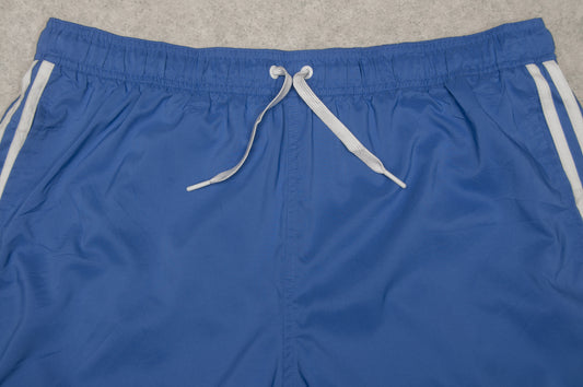 Adidas shortsit (XL)