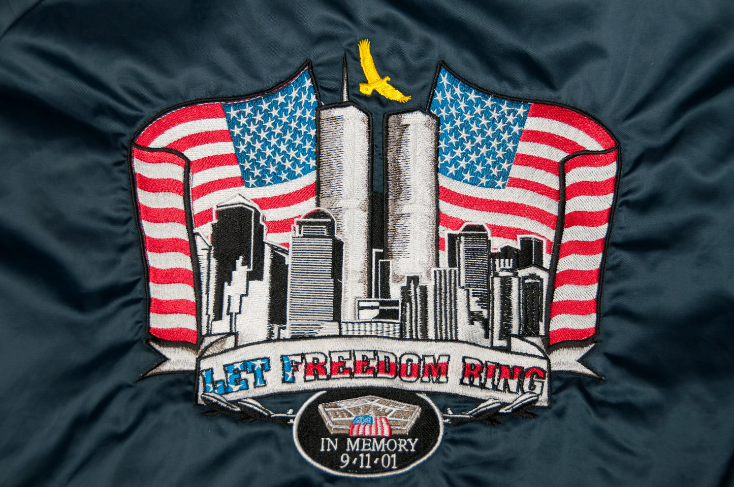 Cardinal Let Freedom Ring 9.11.01 satiinitakki (XL)