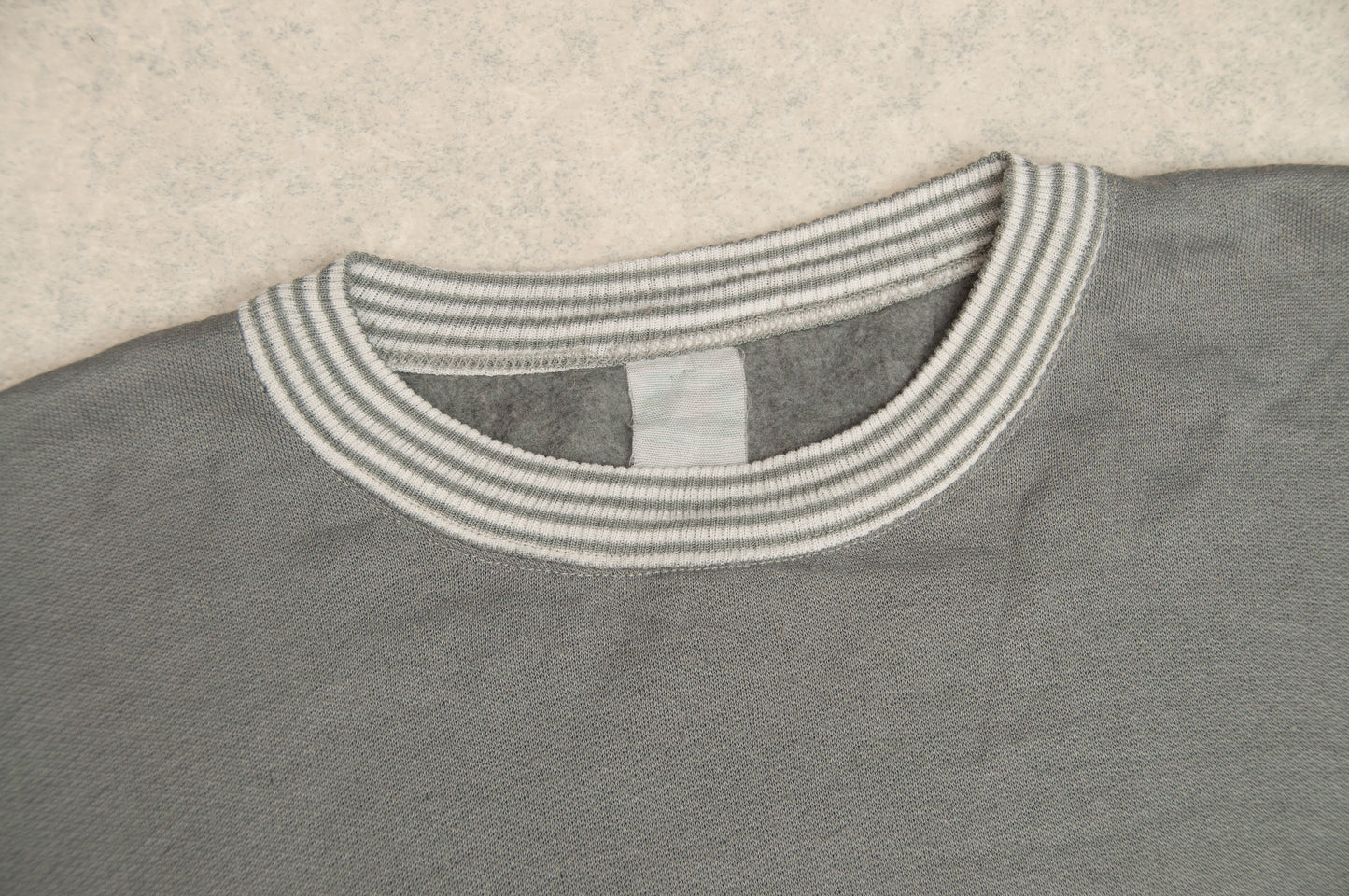 Vintage Action Wear collegepaita 80-luvulta (L)