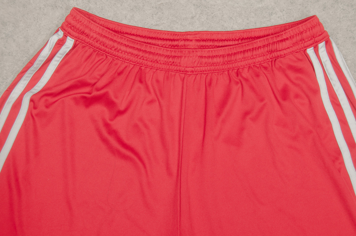Adidas shortsit (S)