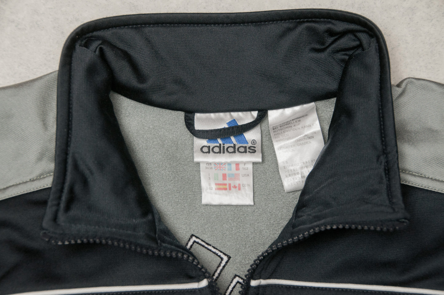 Vintage Y2K Adidas verkkatakki (M)