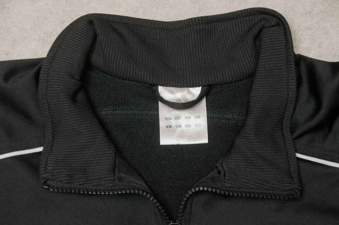 Y2K Adidas verkkatakki (XL)