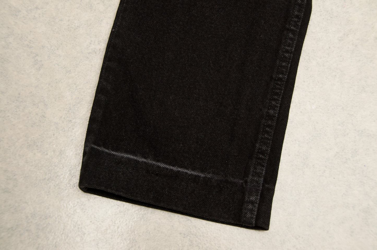 Levi's mustat farkut (29x30)