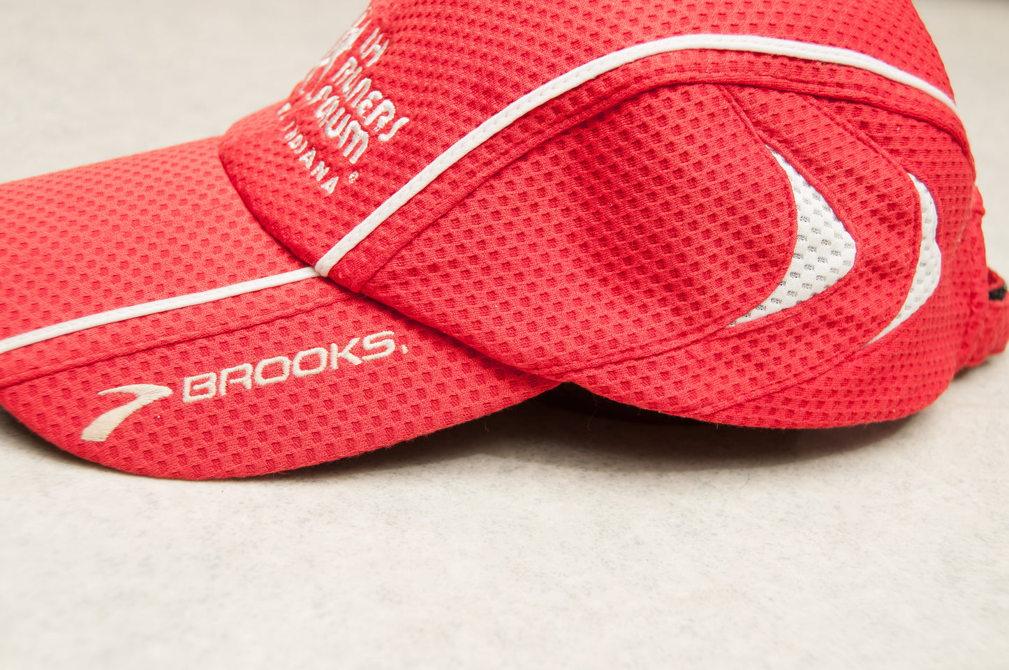 Brooks x The Runners Forum lippalakki (S-XL)