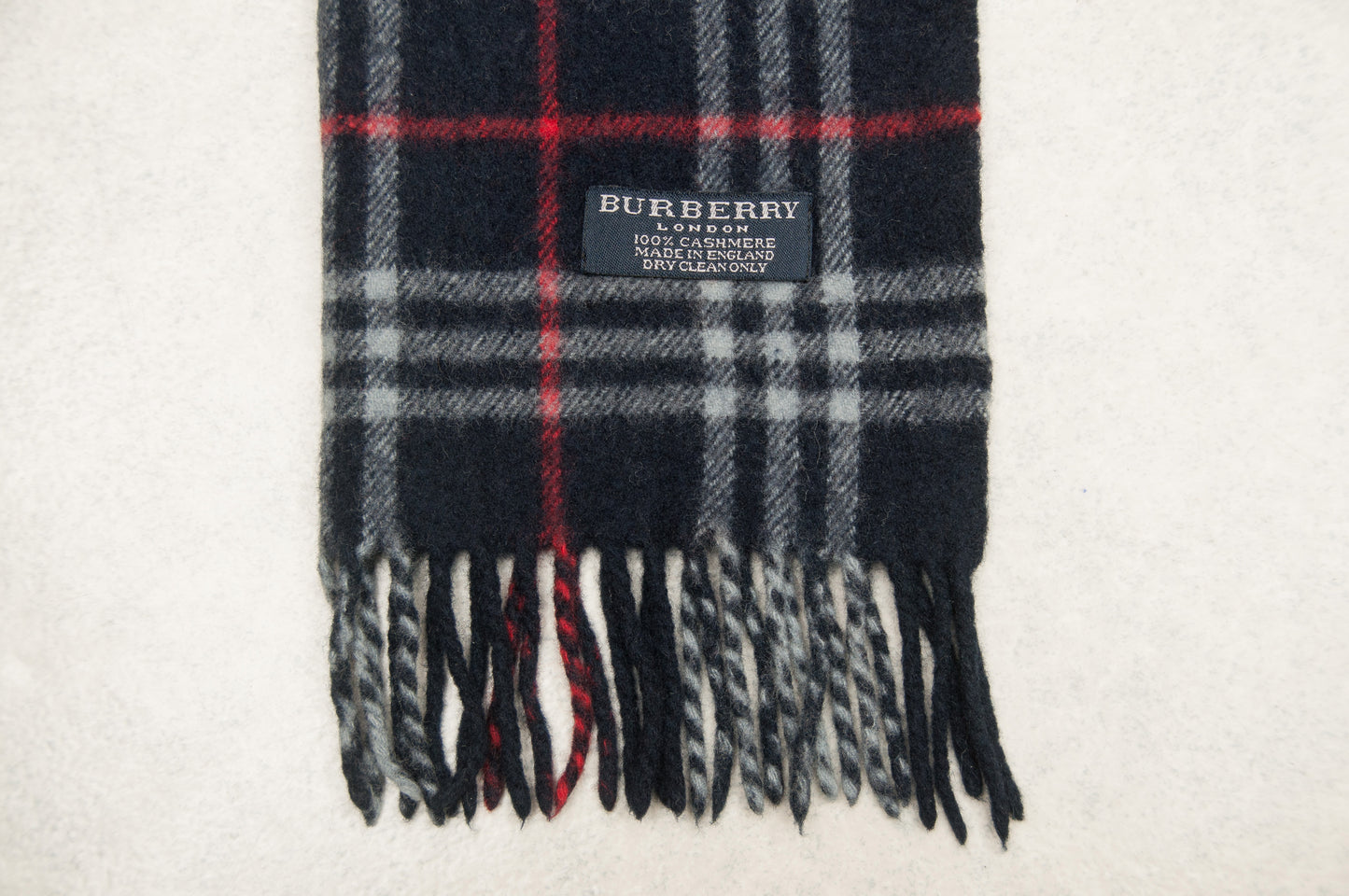 Y2K Burberry kaulahuivi