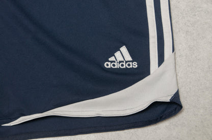 Adidas shortsit (M)