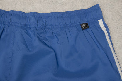 Adidas shortsit (XL)