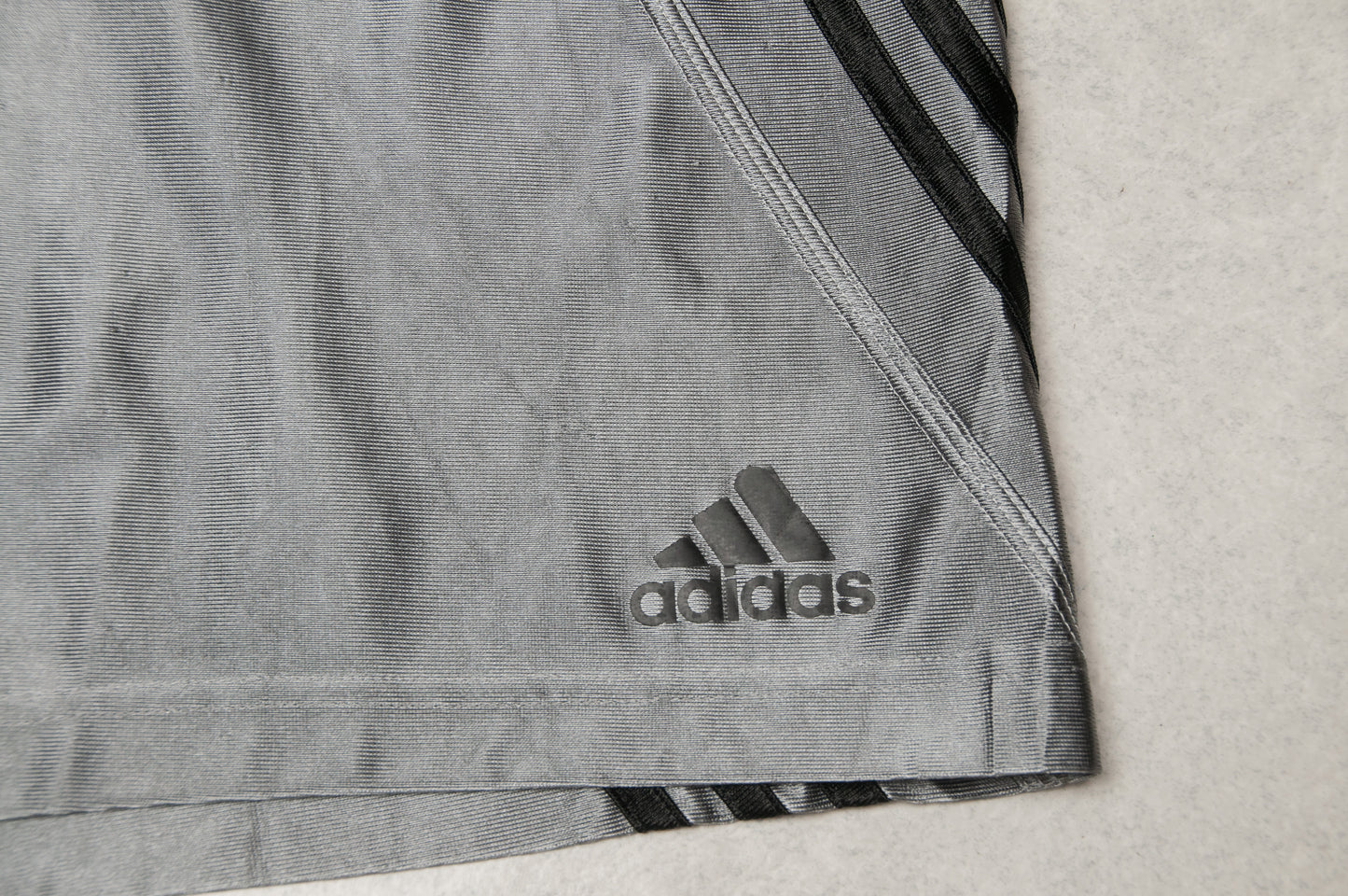 Adidas shortsit (L)