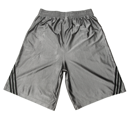 Adidas shortsit (L)